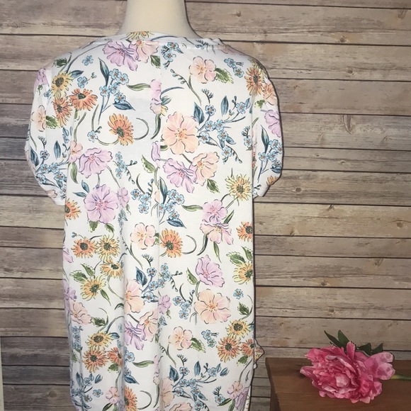 Crown & Ivy Short Sleeve Top with puffy sleeves size XL - Picture 3 of 6